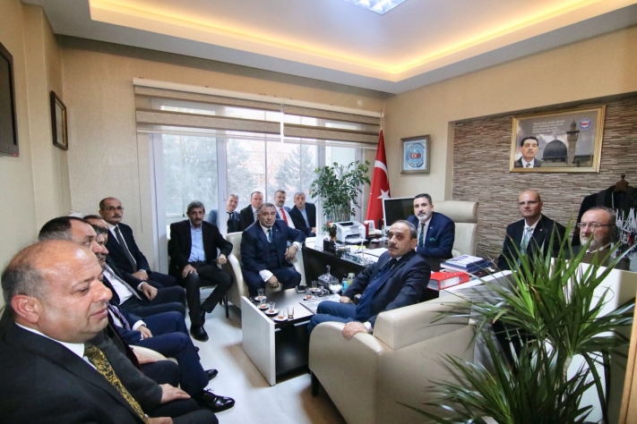 Demiryolu Sevenleri ve Gönüllüleri Yardımlaşma Derneğinden Ulaştırma Memur-Sen’e Ziyaret