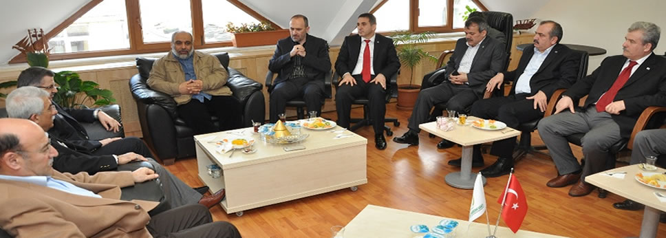 MEMUR-SEN HEYETİNDEN İHH'YA ZİYARET.