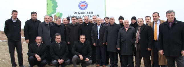 Memur-Sen Daha Yeşil Bir Türkiye İçin 1 Milyon Fidanı Toprakla Buluşturuyor.